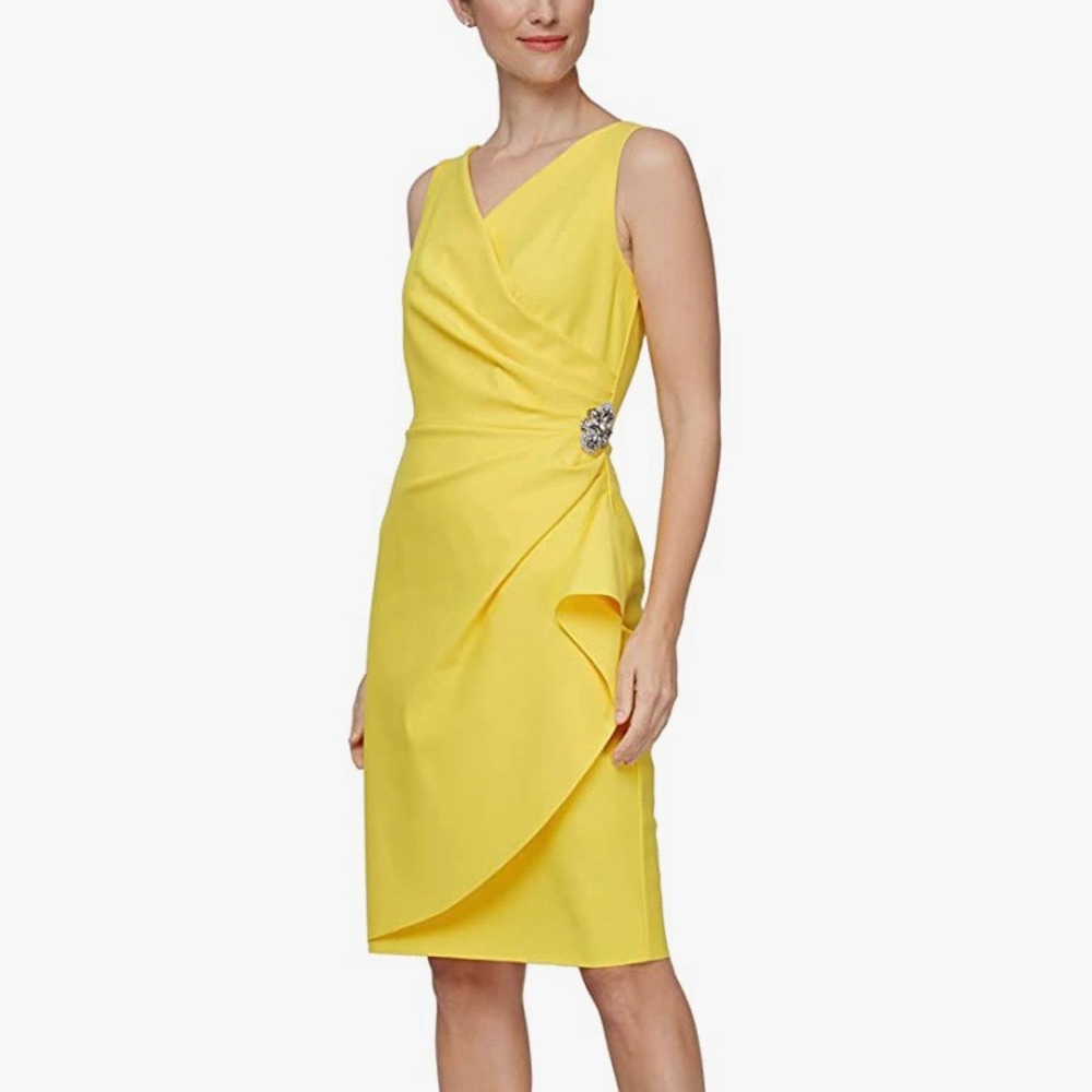 NWOT  Alex Evenings Canary Short Cocktail Beaded Side Ruched Dress Size 2